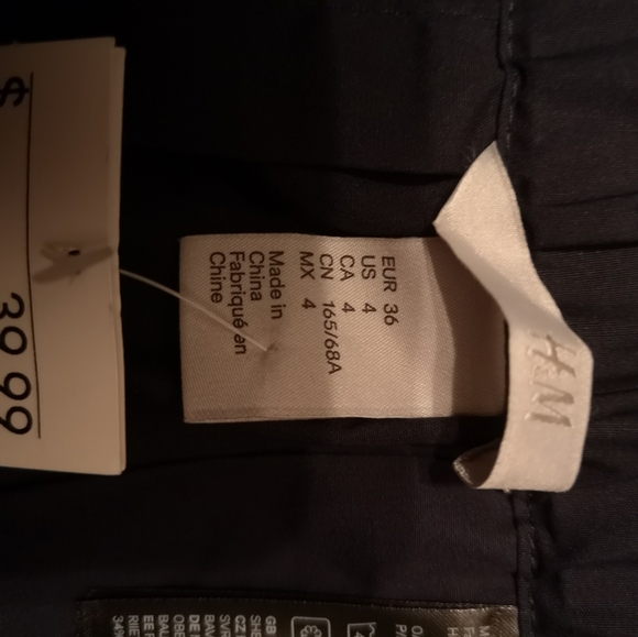 H&M Skirt - Picture 3 of 5